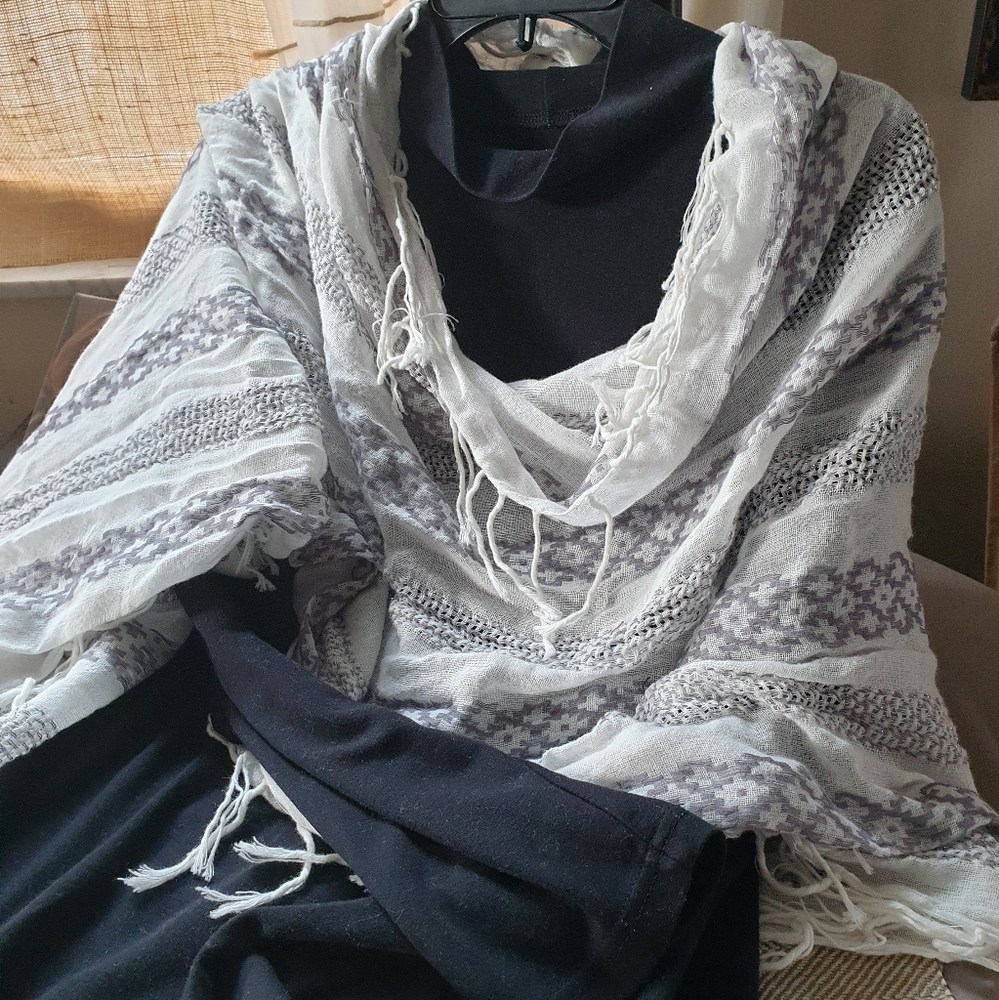 Infinity Loop Scarf or Shawl in Cotton - Picture 2 of 10